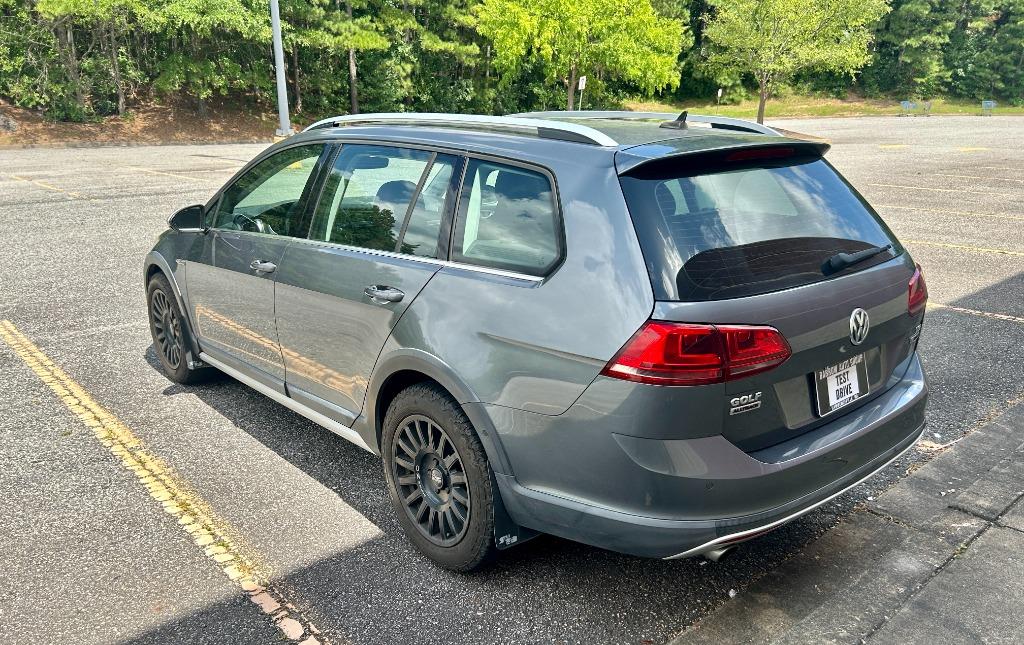 2017 Volkswagen Golf - $13,900
