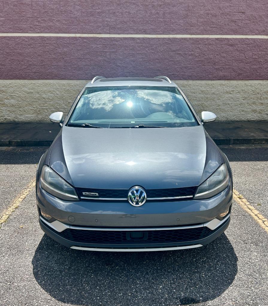 2017 Volkswagen Golf - $13,900