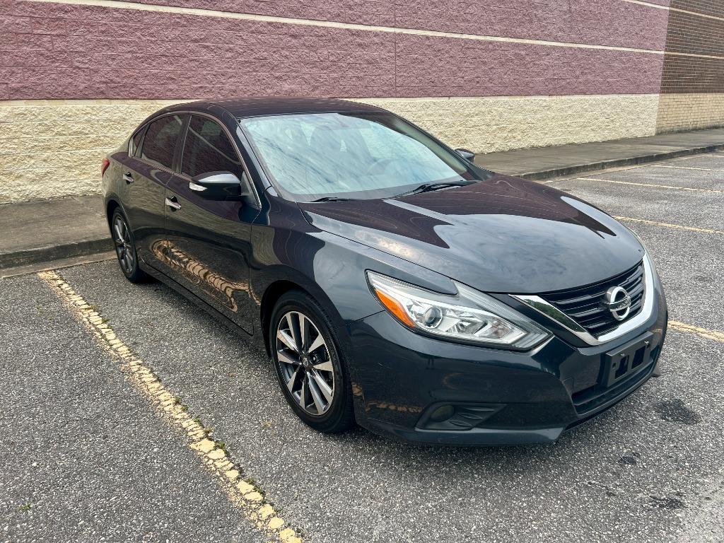2017 Nissan Altima - $6,900