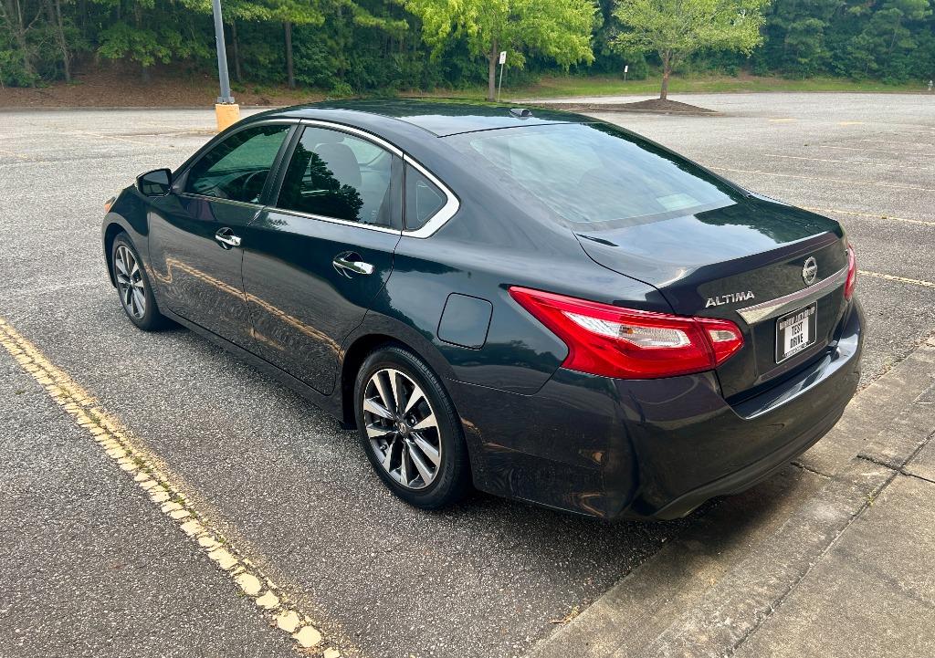 2017 Nissan Altima - $6,900