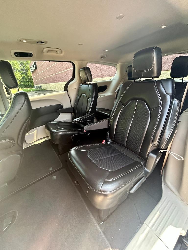 2020 Chrysler Voyager