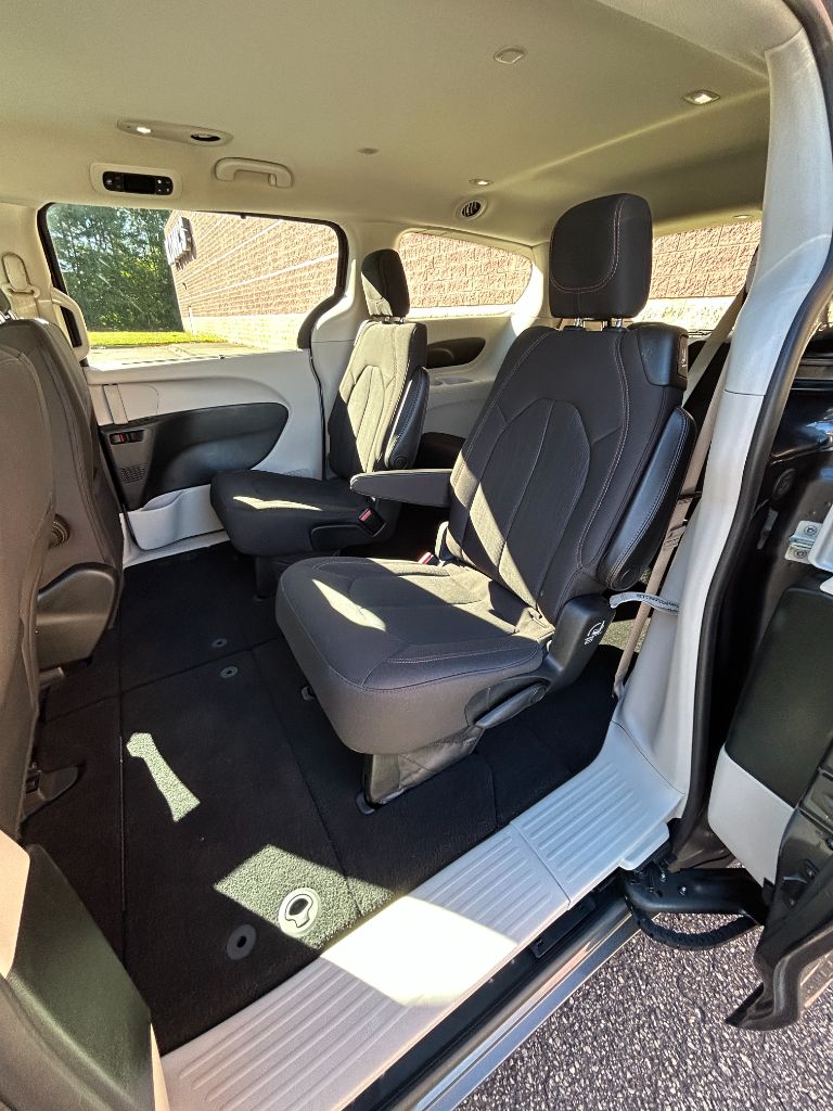2018 Chrysler Pacifica - $9,500