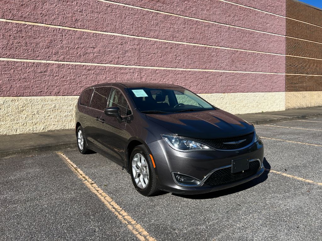 2018 Chrysler Pacifica - $9,500