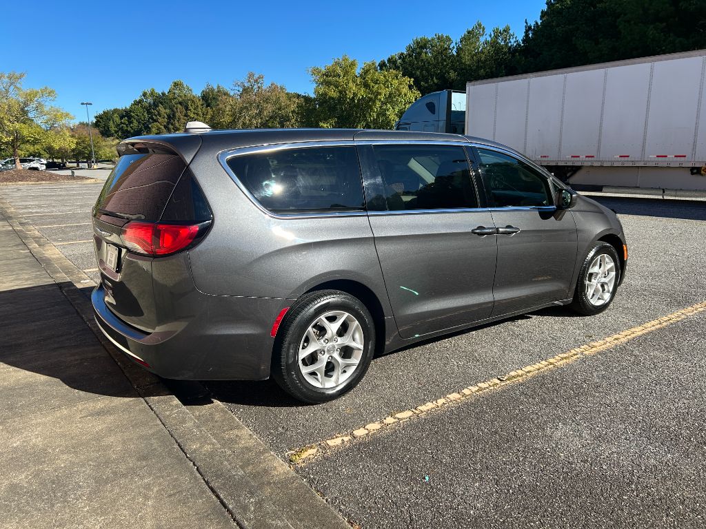2018 Chrysler Pacifica - $9,500