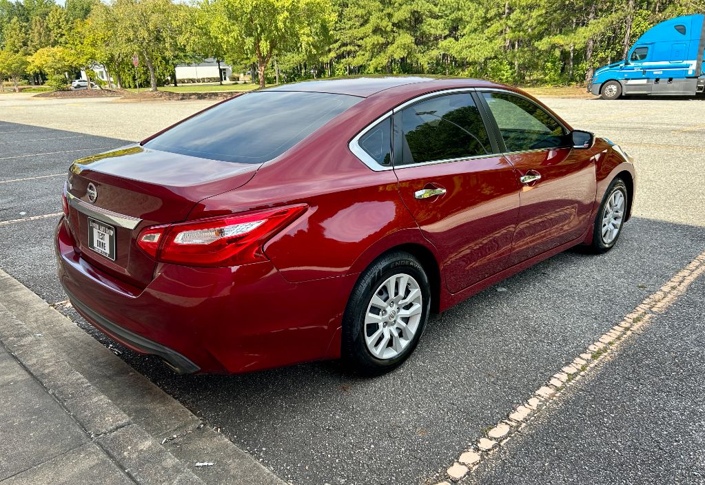 2017 Nissan Altima - $6,900