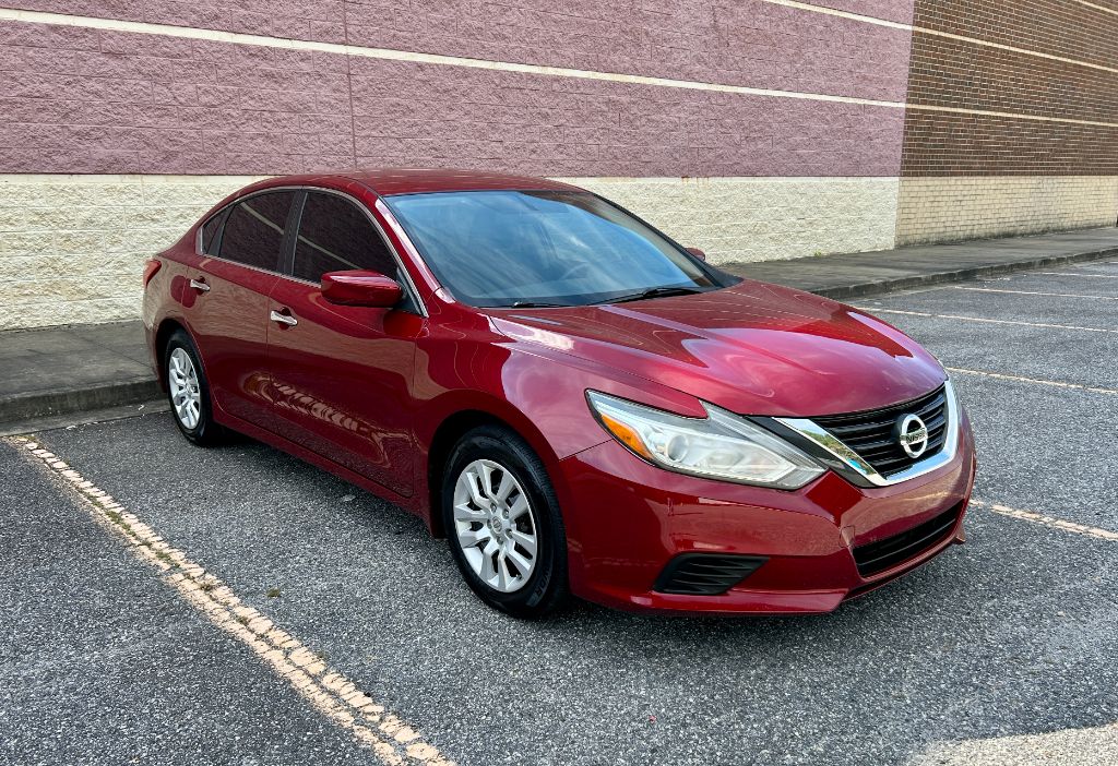 2017 Nissan Altima - $6,900