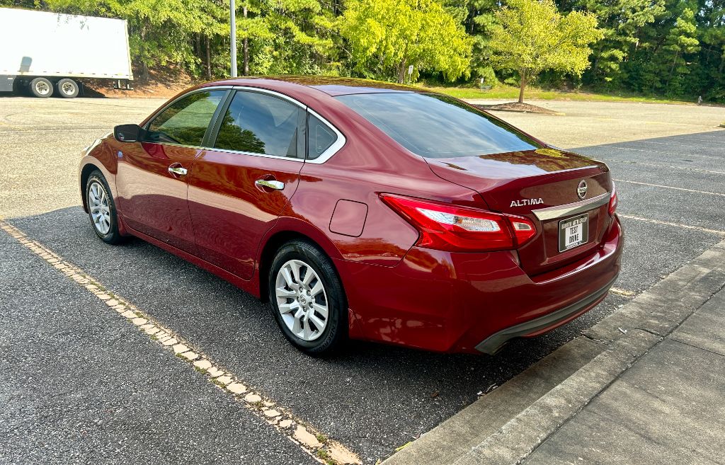 2017 Nissan Altima - $6,900