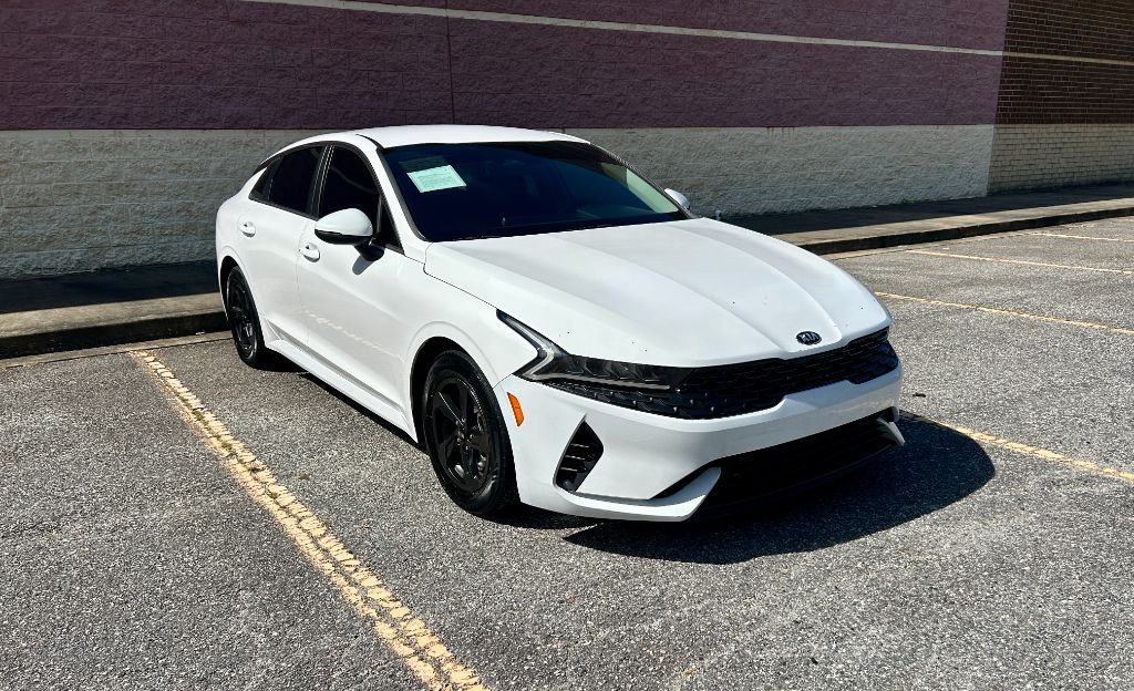 2021 Kia K5 - $8,900