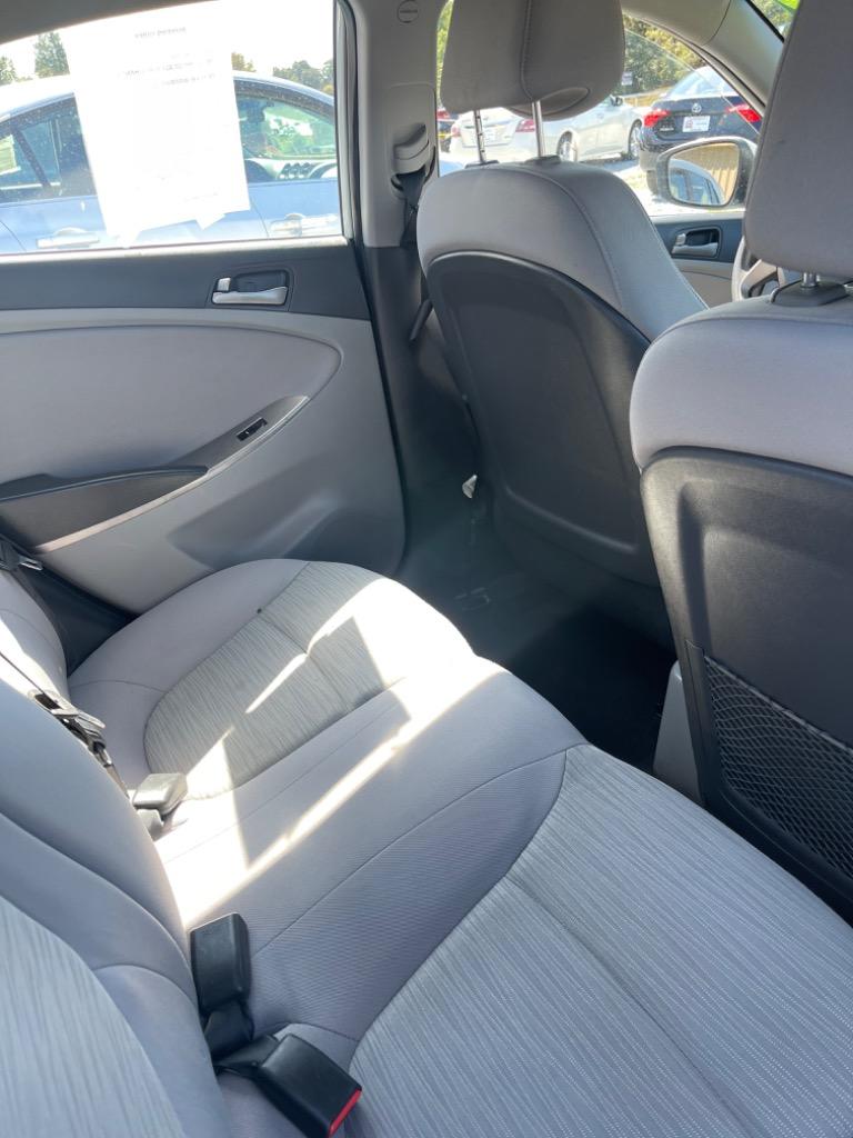 2017 Hyundai Accent SE photo
