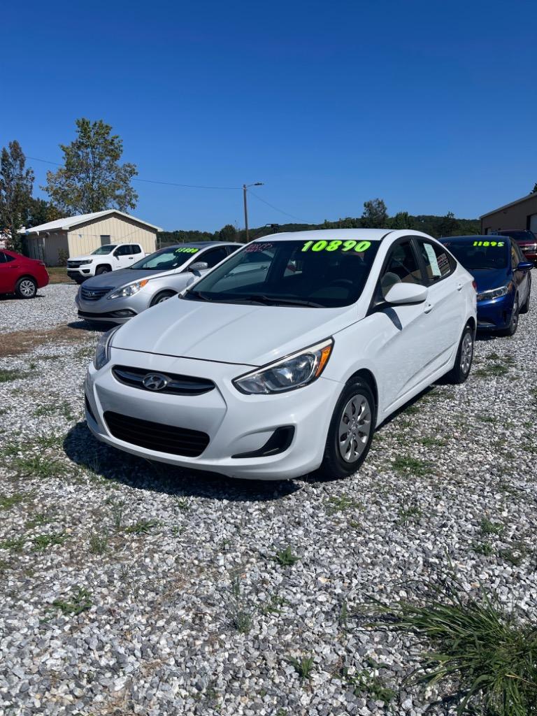 2017 Hyundai Accent SE photo