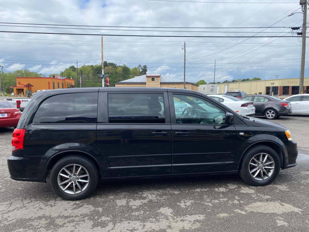2014 Dodge Grand Caravan SE photo