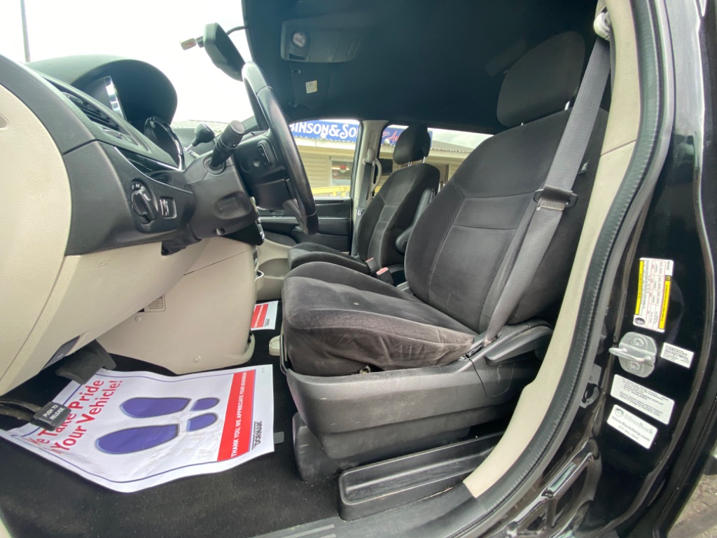 2014 Dodge Grand Caravan SE photo