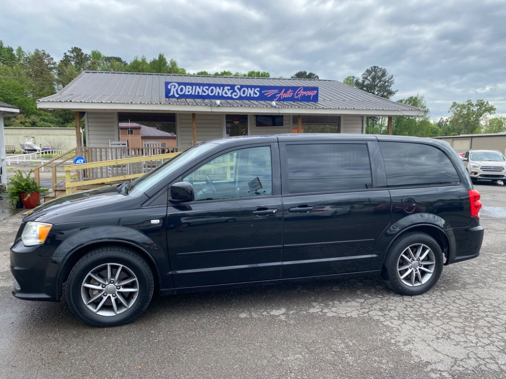 2014 Dodge Grand Caravan SE photo