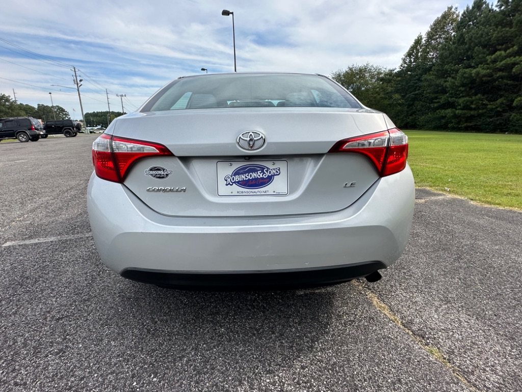 2015 Toyota Corolla LE photo