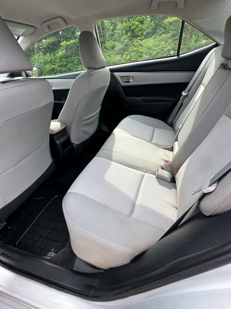 2015 Toyota Corolla LE photo