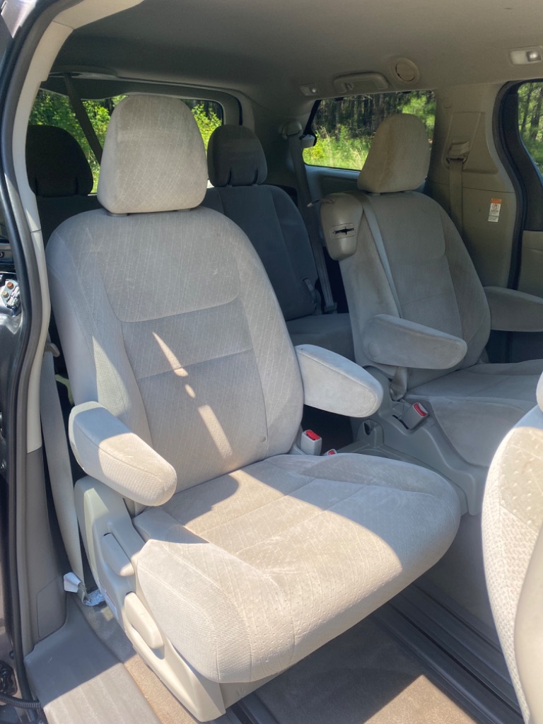 2016 Toyota Sienna - $17,844