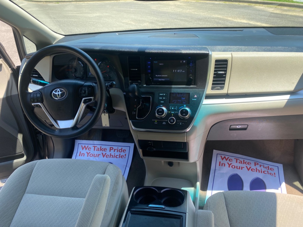 2016 Toyota Sienna - $17,844