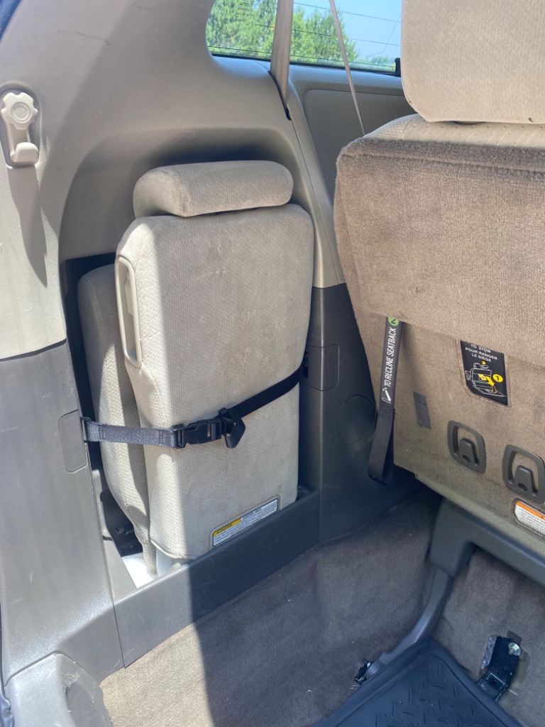 2016 Toyota Sienna - $17,844
