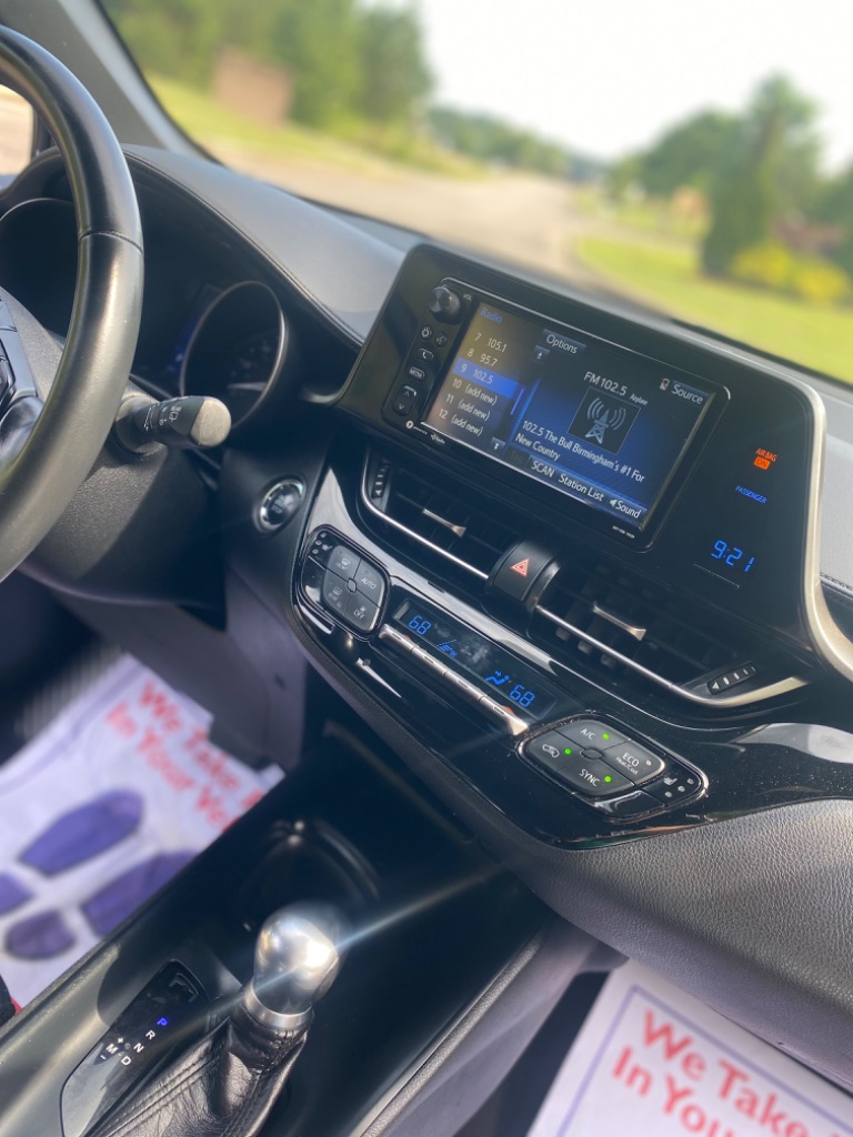 2018 Toyota C-HR XLE photo