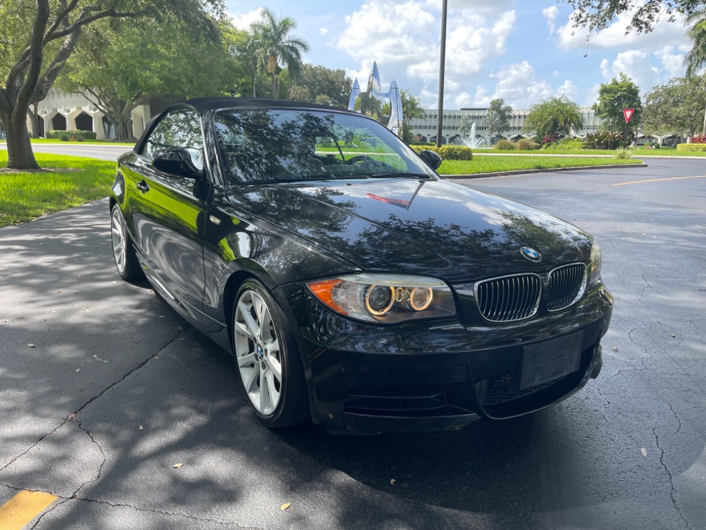 The 2012 BMW Legend 135i photos