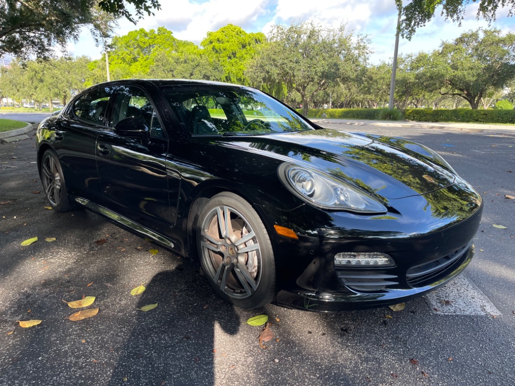 The 2012 Porsche Panamera photos