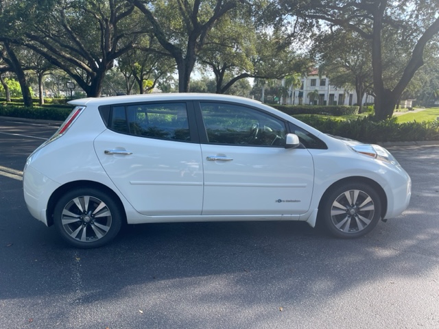 2015 Nissan LEAF SV photo