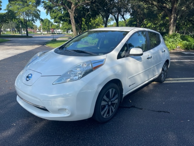 2015 Nissan LEAF SV photo