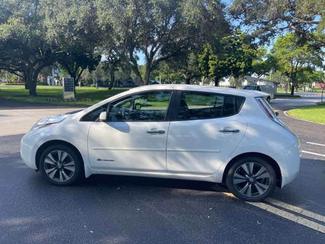 2015 Nissan LEAF SV photo