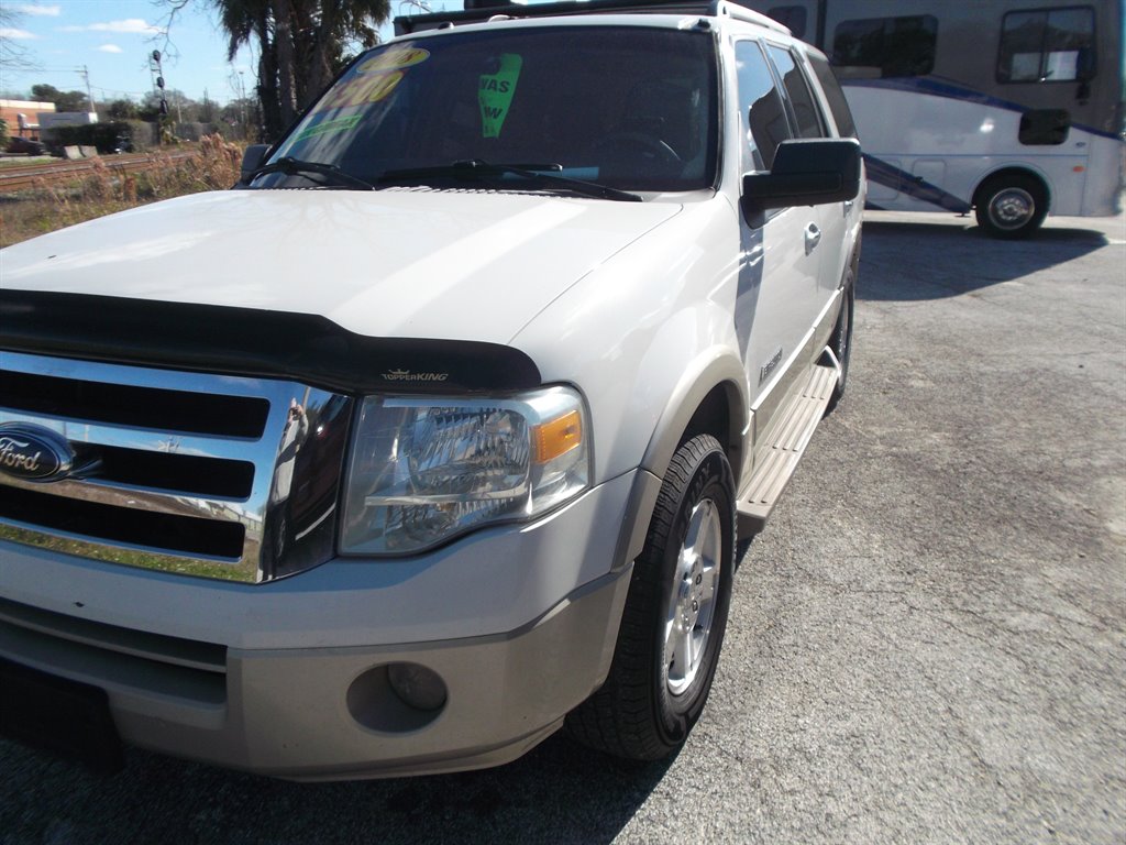 The 2008 Ford Expedition Eddie Bauer photos