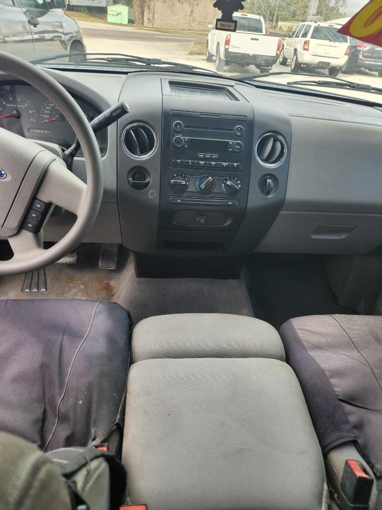 2004 Ford F-150 XLT photo