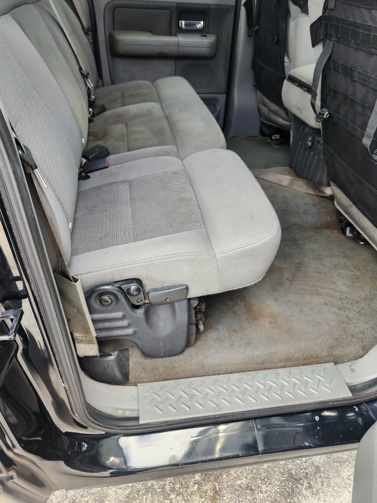 2004 Ford F-150 XLT photo