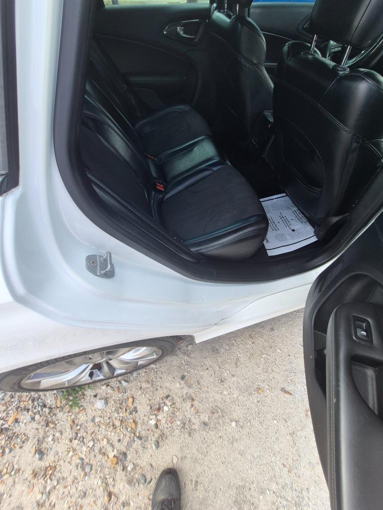 2015 Chrysler 200 - $5,395