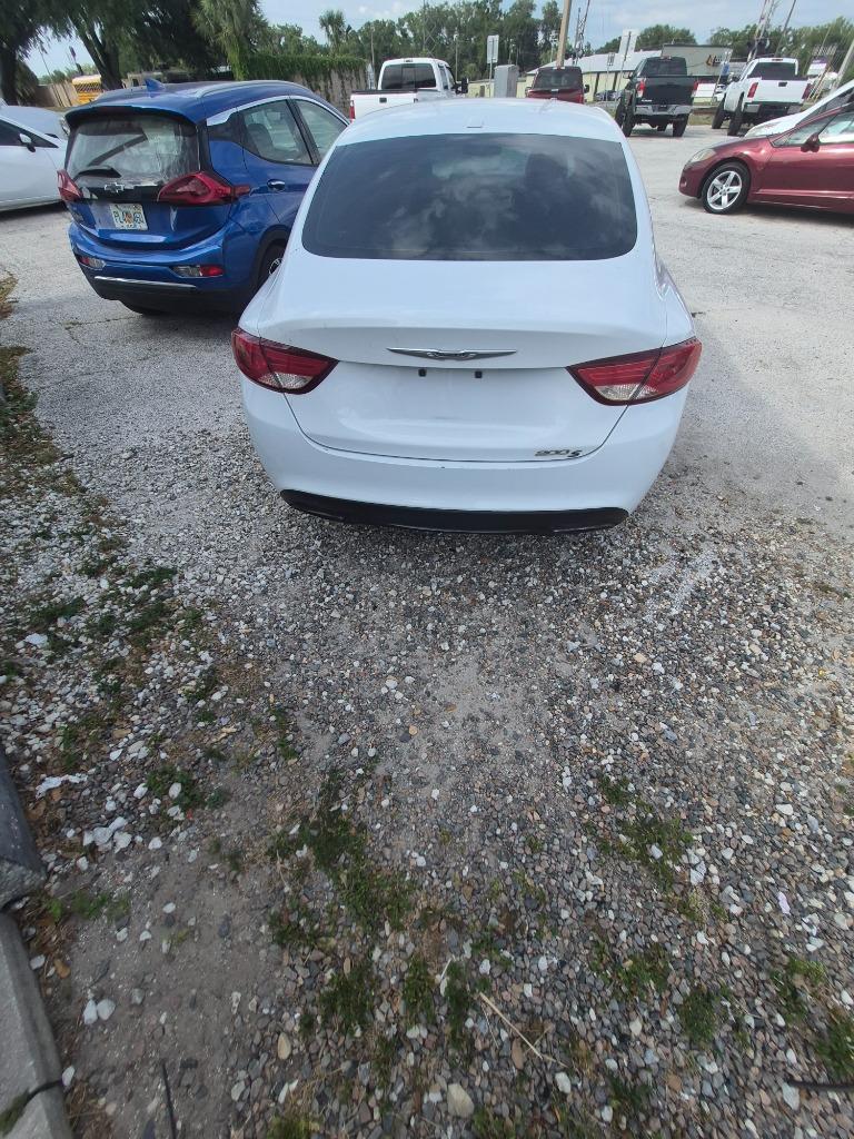 2015 Chrysler 200 - $5,395