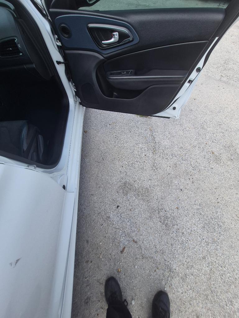 2015 Chrysler 200 - $5,395