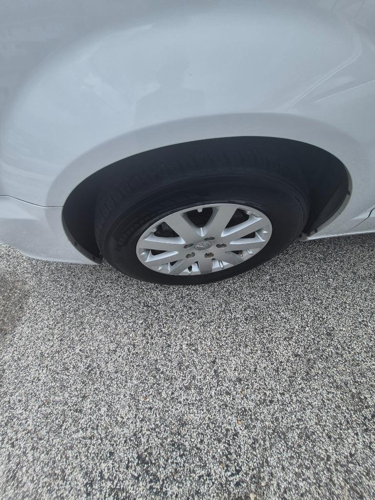 2016 Chrysler Town And Country - $8,995