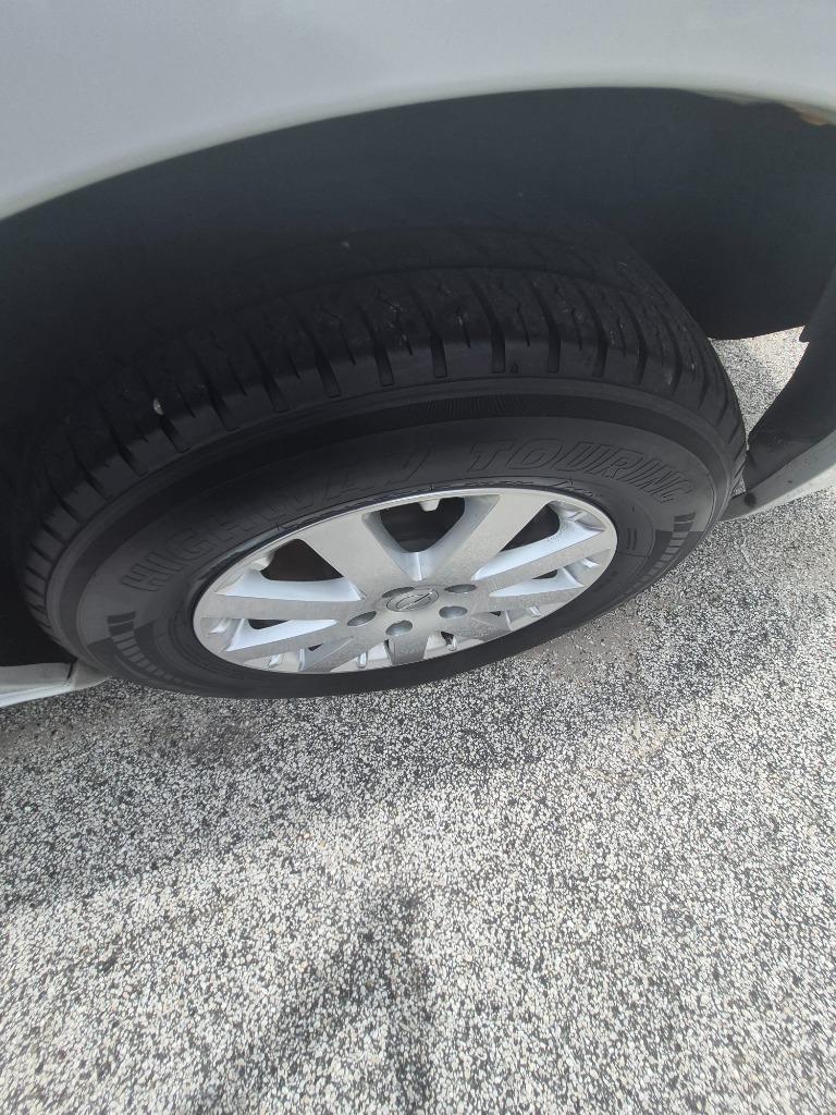 2016 Chrysler Town And Country - $8,995