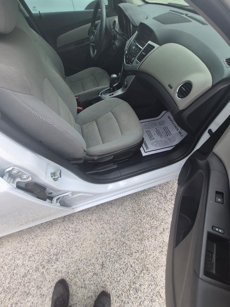 2016 Chevrolet Cruze - $7,500