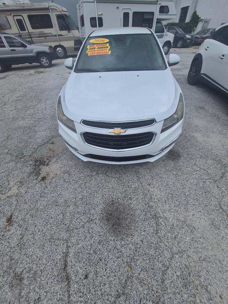 2016 Chevrolet Cruze - $7,500