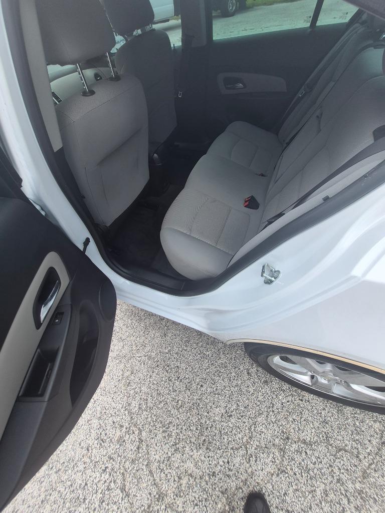 2016 Chevrolet Cruze - $7,500
