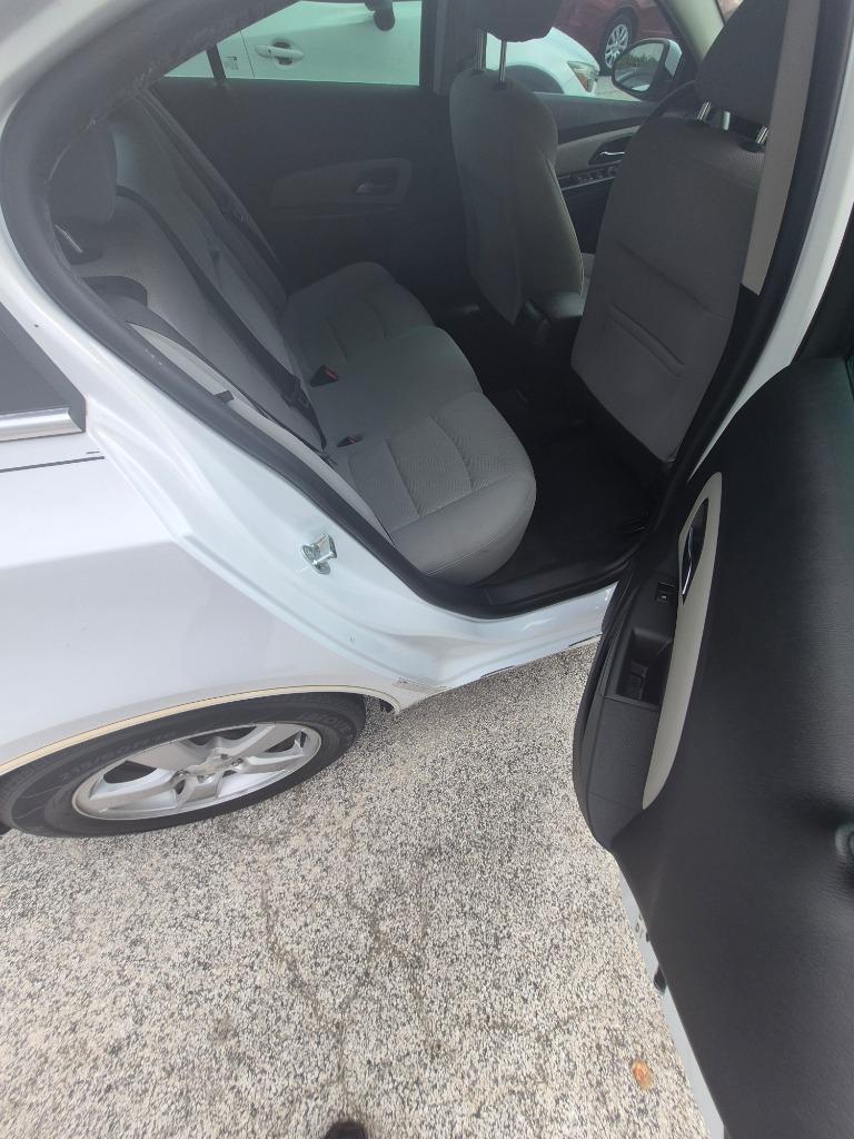 2016 Chevrolet Cruze - $7,500