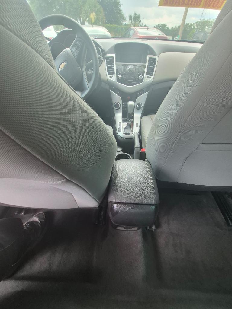 2016 Chevrolet Cruze - $7,500