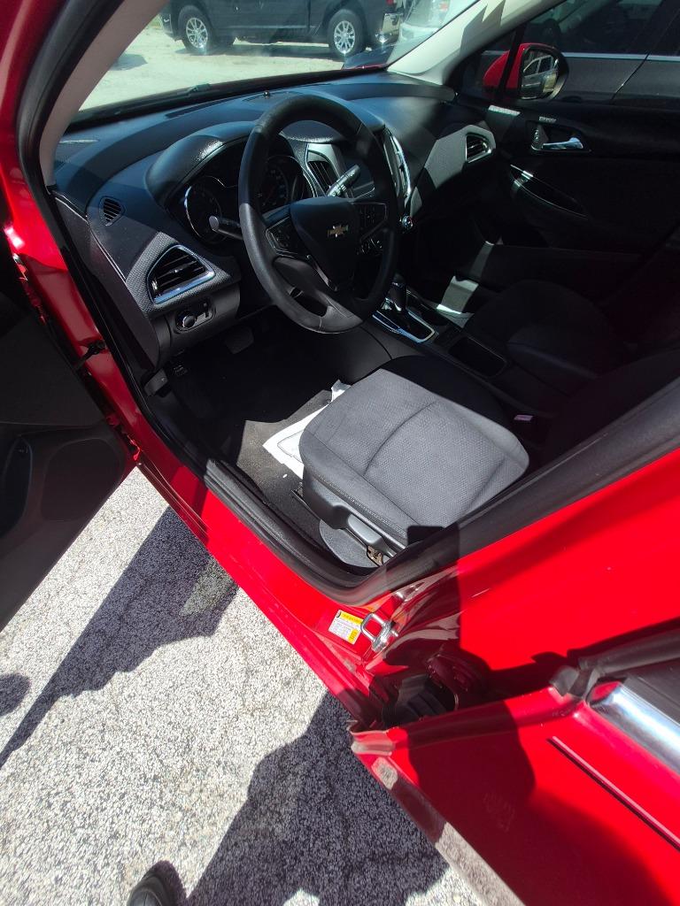 2017 Chevrolet Cruze - $8,995