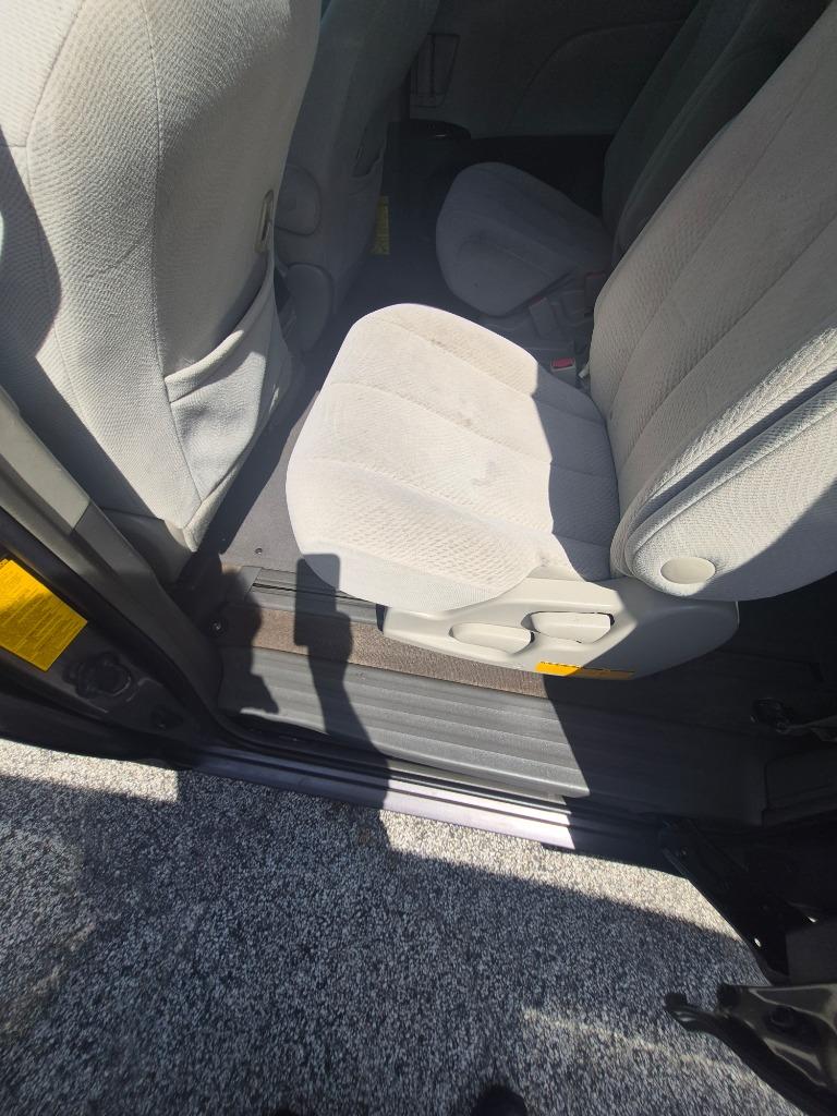 2012 Toyota Sienna - $6,500