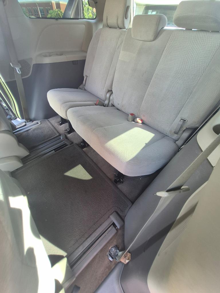 2012 Toyota Sienna - $6,500