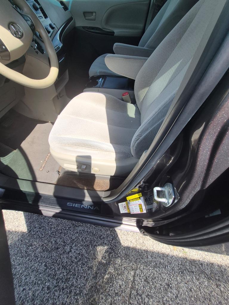 2012 Toyota Sienna - $6,500