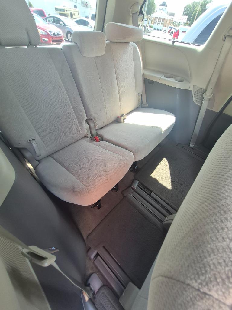 2012 Toyota Sienna - $6,500