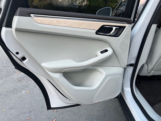 2016 Porsche Macan - $18,500