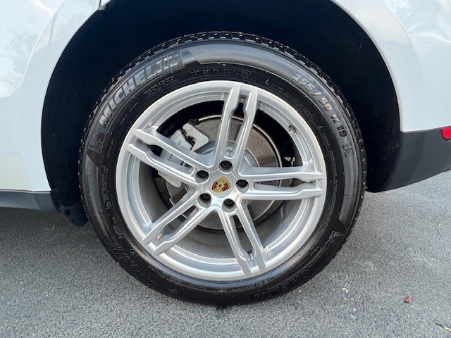 2016 Porsche Macan - $18,500