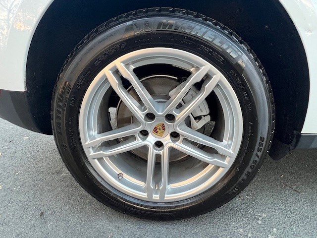 2016 Porsche Macan - $18,500