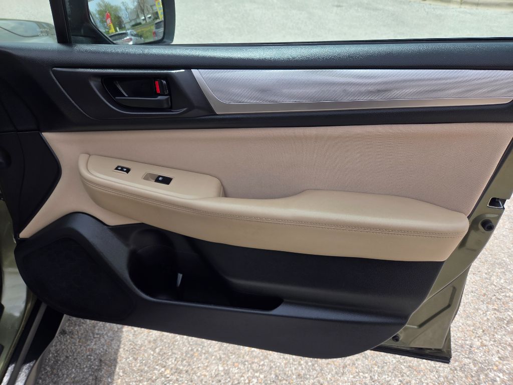 2016 Subaru Outback photo